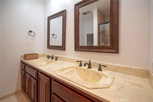 24420 Victory, West Hills, CA 91367