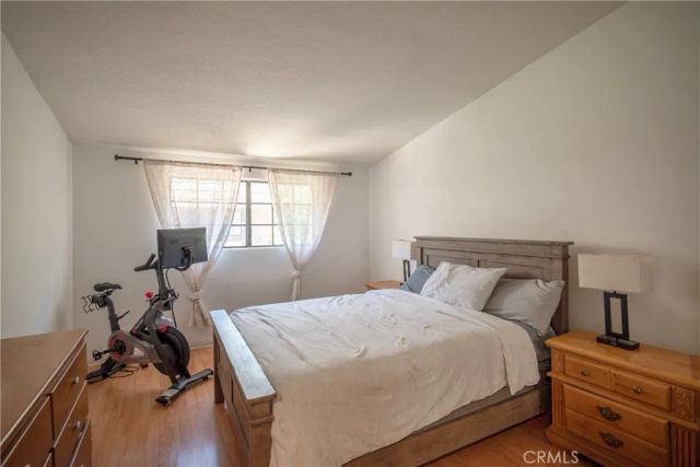 24420 Victory, West Hills, CA 91367