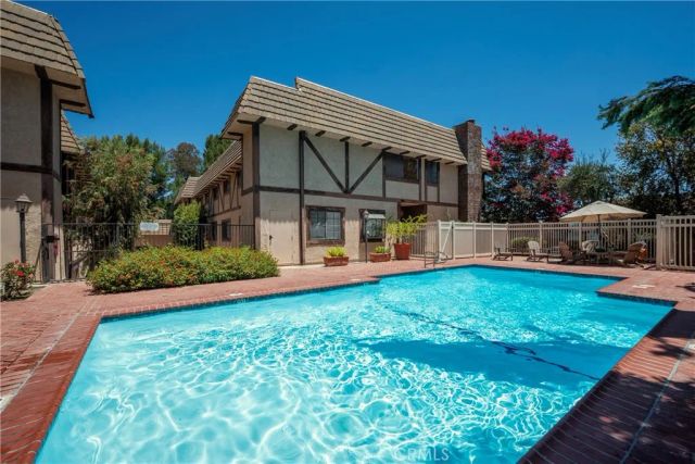 24420 Victory, West Hills, CA 91367