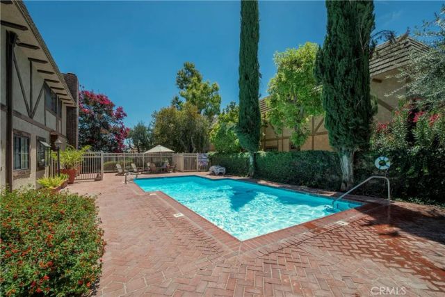 24420 Victory, West Hills, CA 91367