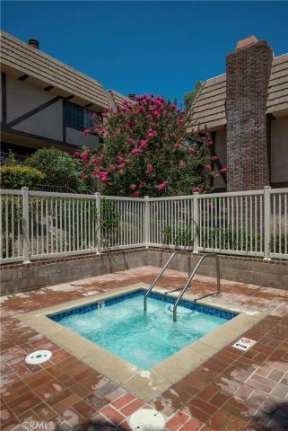24420 Victory, West Hills, CA 91367