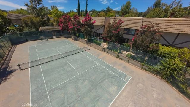 24420 Victory, West Hills, CA 91367