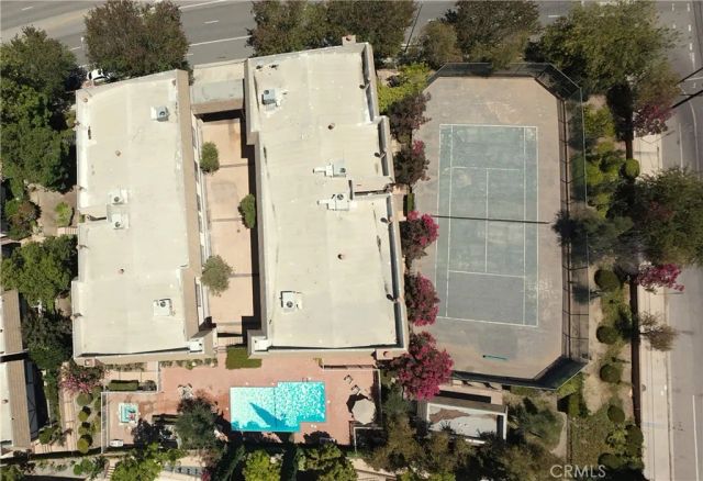 24420 Victory, West Hills, CA 91367