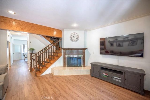 24420 Victory, West Hills, CA 91367
