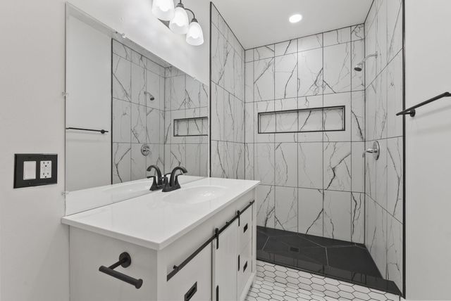 531 Emmit Avenue, Columbus, OH 43228