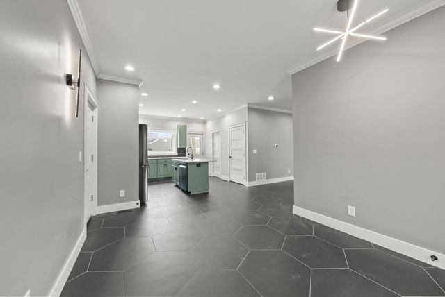 531 Emmit Avenue, Columbus, OH 43228