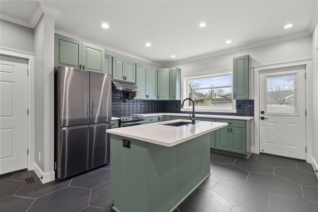 531 Emmit Avenue, Columbus, OH 43228