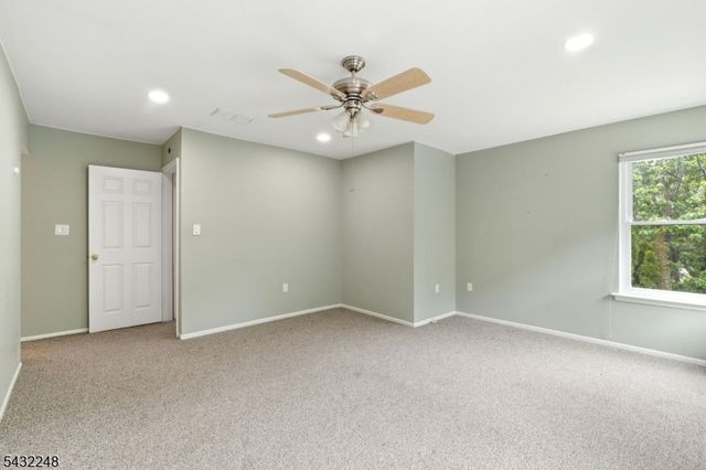 38 Cherrywood Dr, Franklin Twp., NJ 08873