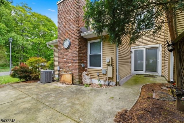 38 Cherrywood Dr, Franklin Twp., NJ 08873