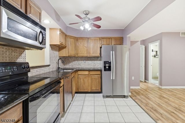 38 Cherrywood Dr, Franklin Twp., NJ 08873
