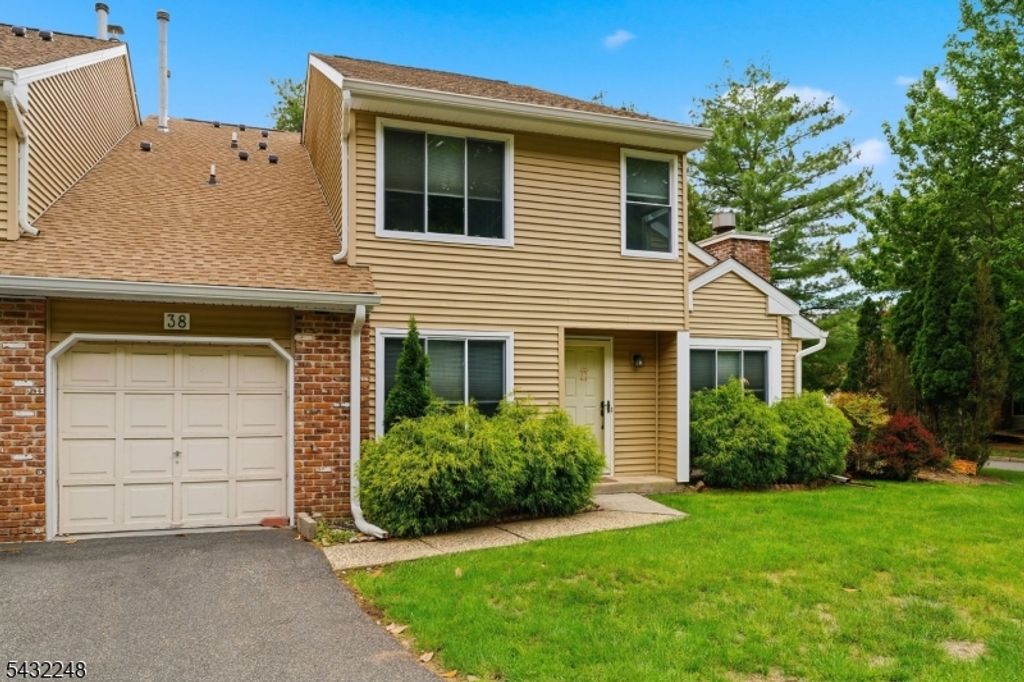 38 Cherrywood Dr, Franklin Twp., NJ 08873