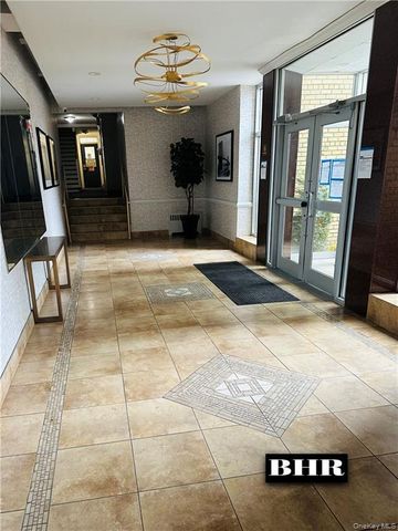 150 West End Avenue 3B, Brooklyn, NY 11235