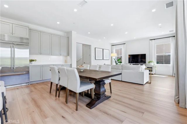 63 Longchamp, Irvine, CA 92602
