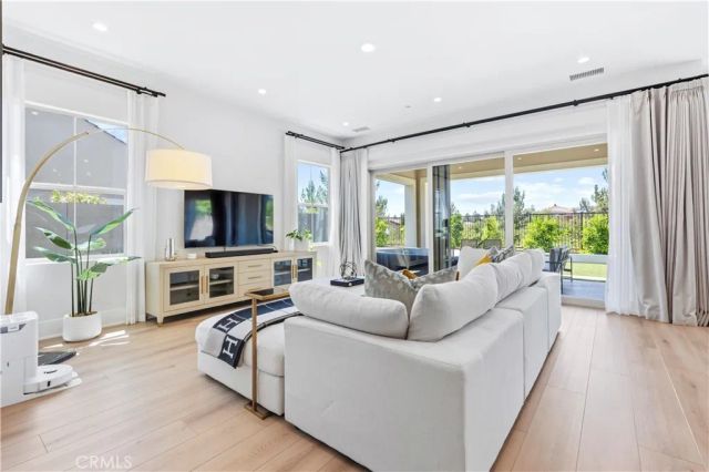 63 Longchamp, Irvine, CA 92602