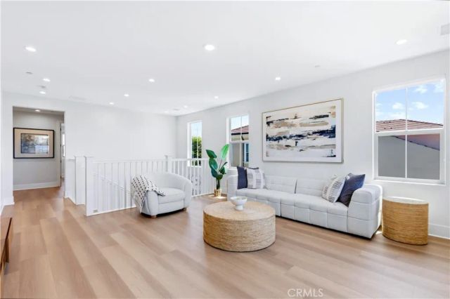 63 Longchamp, Irvine, CA 92602