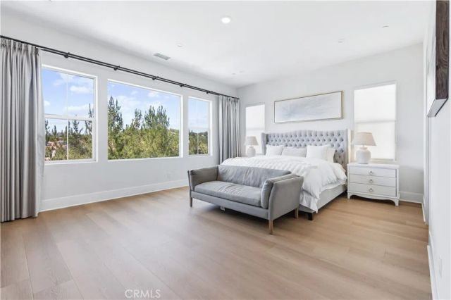 63 Longchamp, Irvine, CA 92602