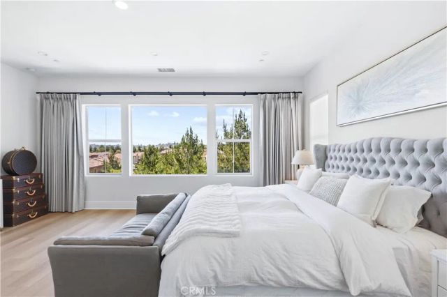 63 Longchamp, Irvine, CA 92602