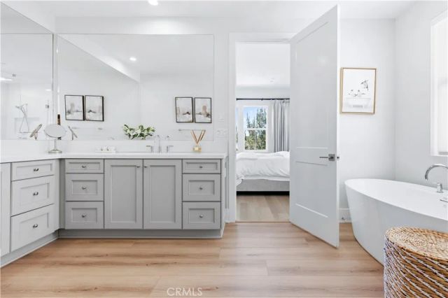 63 Longchamp, Irvine, CA 92602