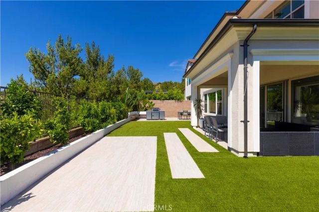 63 Longchamp, Irvine, CA 92602