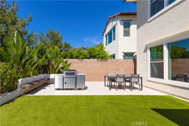 63 Longchamp, Irvine, CA 92602