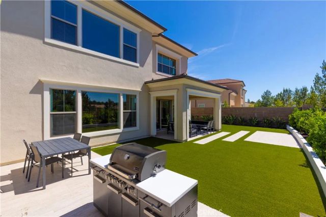 63 Longchamp, Irvine, CA 92602