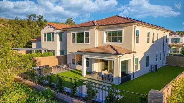 63 Longchamp, Irvine, CA 92602