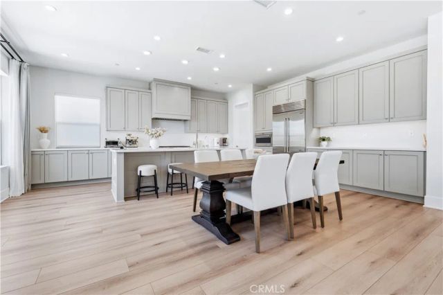 63 Longchamp, Irvine, CA 92602
