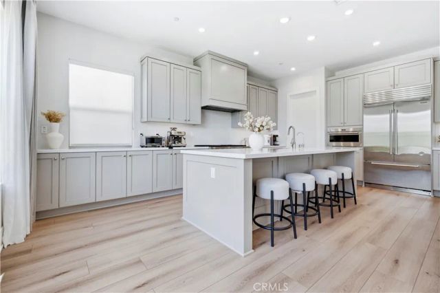 63 Longchamp, Irvine, CA 92602