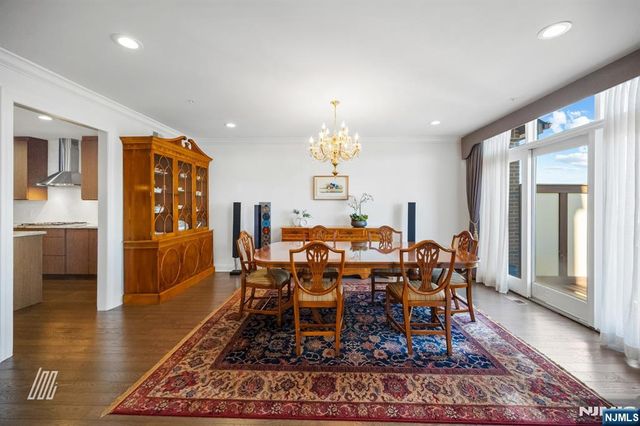 29 Victoria Place, Fort Lee, NJ 07024