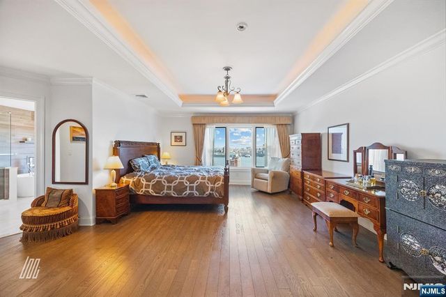 29 Victoria Place, Fort Lee, NJ 07024