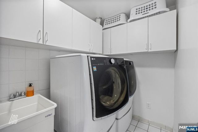 29 Victoria Place, Fort Lee, NJ 07024