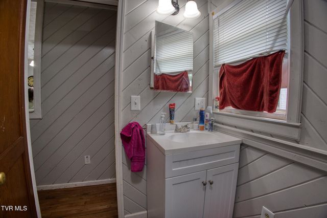 1721 Siam Road, Elizabethton, TN 37643