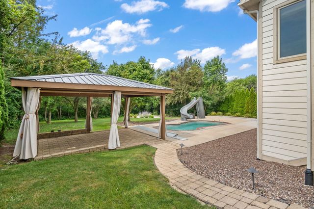10730 Erie Drive, Crown Point, IN 46307