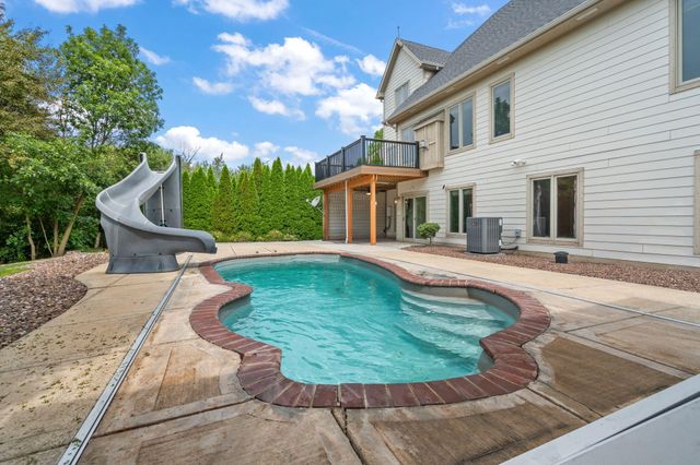 10730 Erie Drive, Crown Point, IN 46307