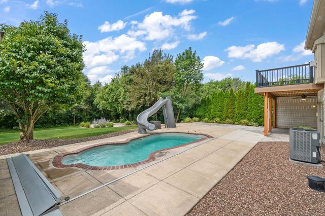 10730 Erie Drive, Crown Point, IN 46307