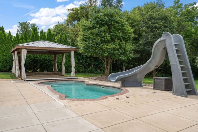 10730 Erie Drive, Crown Point, IN 46307