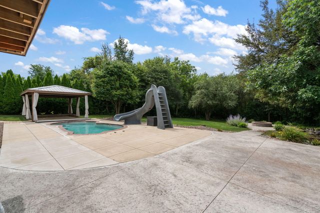 10730 Erie Drive, Crown Point, IN 46307