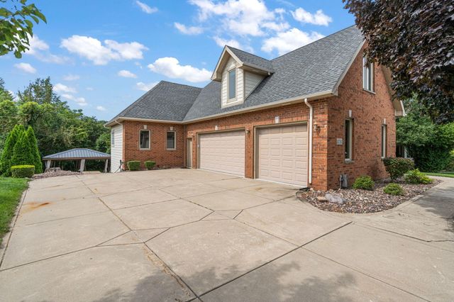 10730 Erie Drive, Crown Point, IN 46307