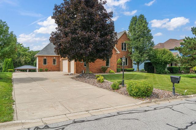 10730 Erie Drive, Crown Point, IN 46307