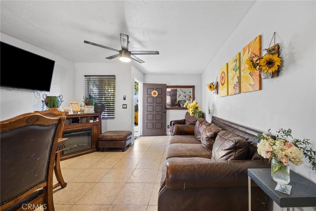 937 Martin Luther King Jr. Ave, Long Beach, CA 90813 — photo 3