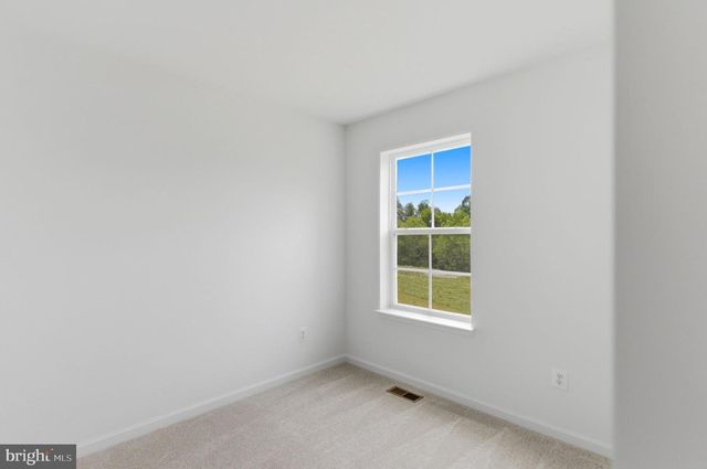 123 GRAYLING RD, Inwood, WV 25428