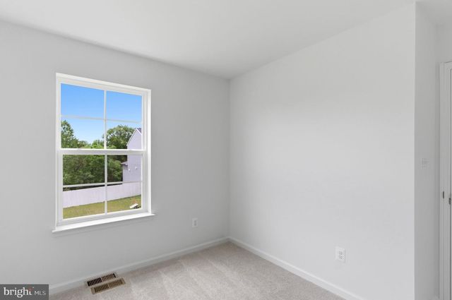 123 GRAYLING RD, Inwood, WV 25428
