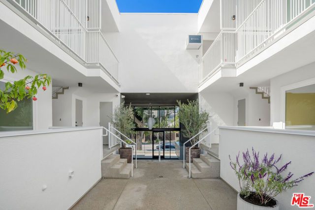 1422 Tamarind Avenue, Los Angeles, CA 90028