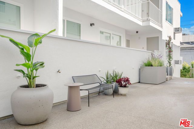 1422 Tamarind Avenue, Los Angeles, CA 90028