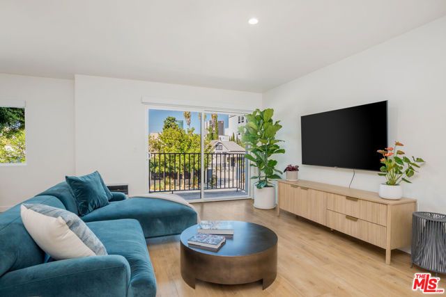 1422 Tamarind Avenue, Los Angeles, CA 90028