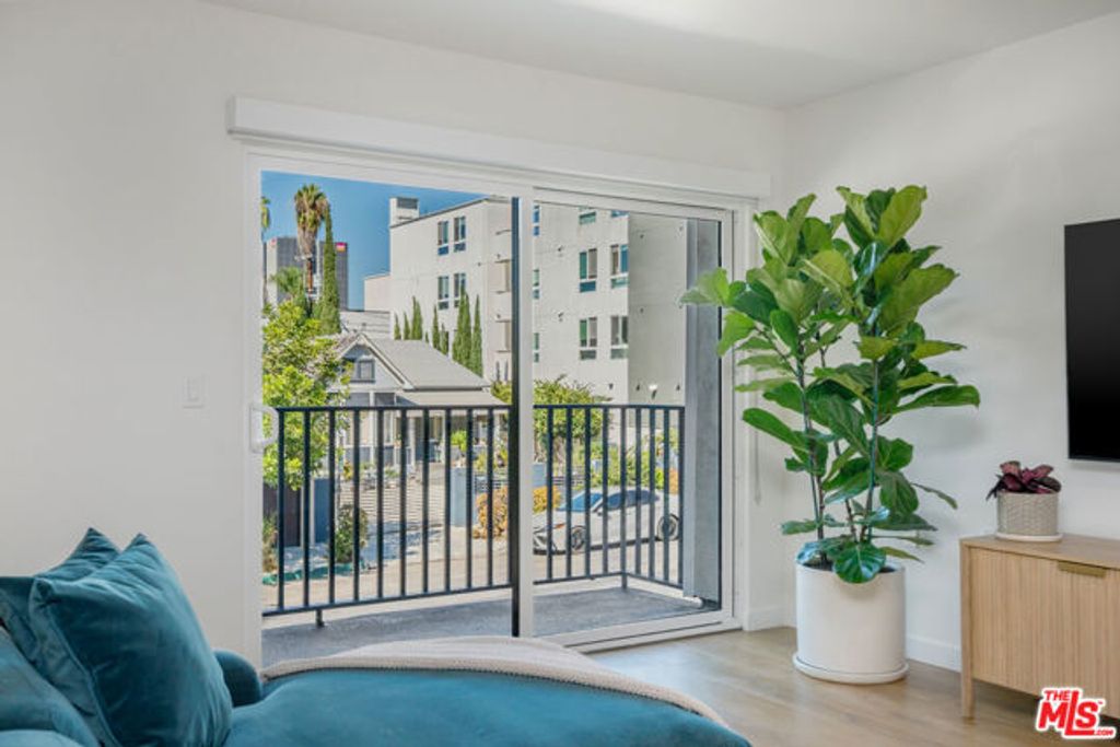 1422 Tamarind Avenue, Los Angeles, CA 90028