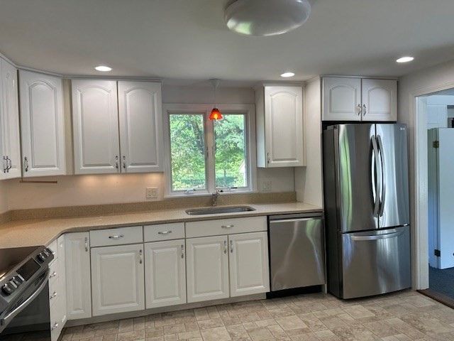 6 Conestoga Rd, Lexington, MA 02421