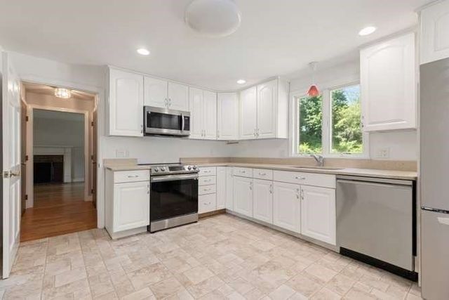 6 Conestoga Rd, Lexington, MA 02421
