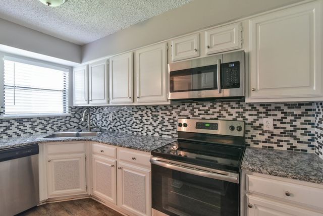 1906 Emerald Place 1214, Arlington, TX 76011