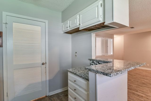 1906 Emerald Place 1214, Arlington, TX 76011